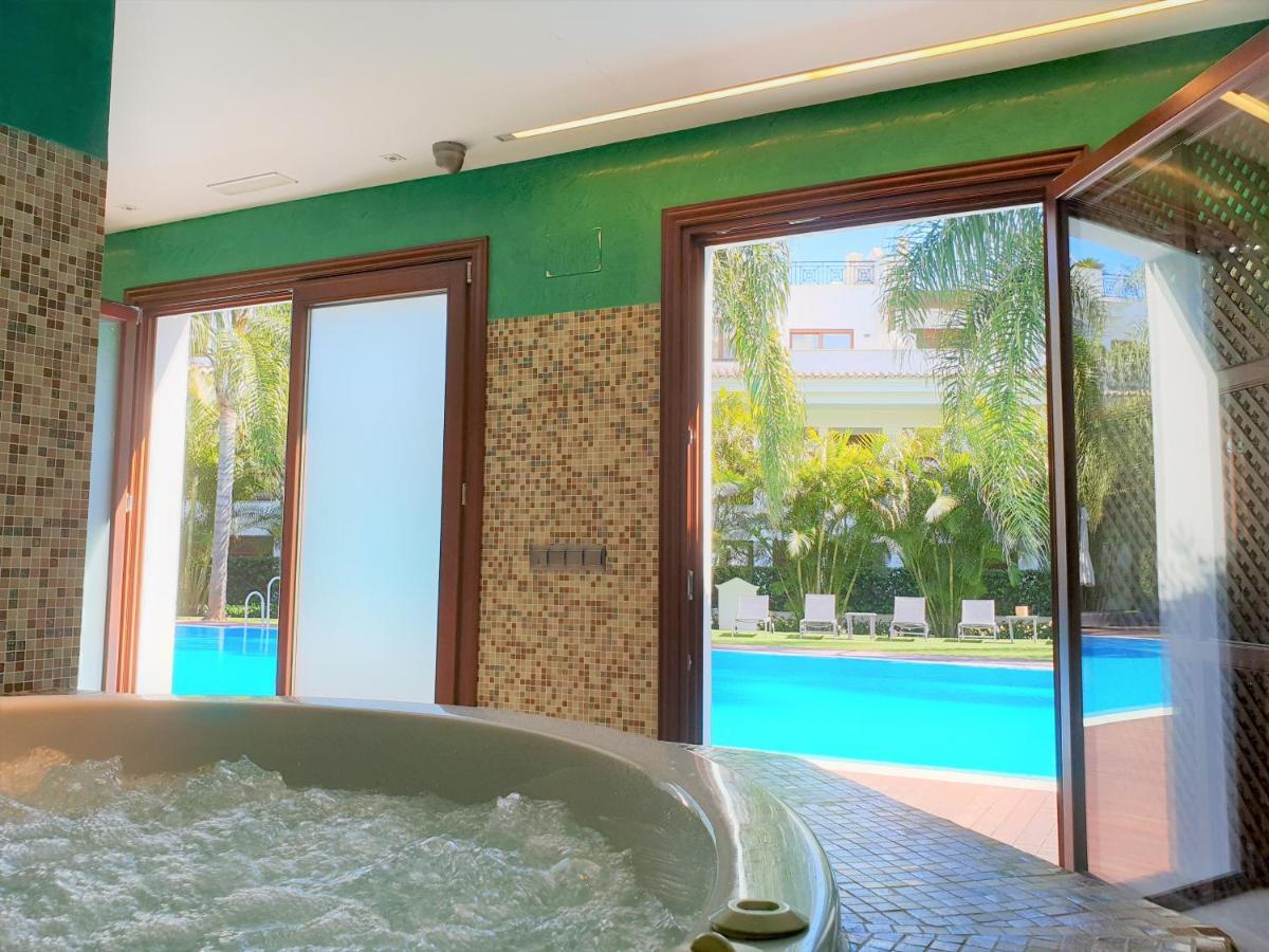 Luxury Apartment Frontal Beach In Doncella Beach Estepona Eksteriør billede