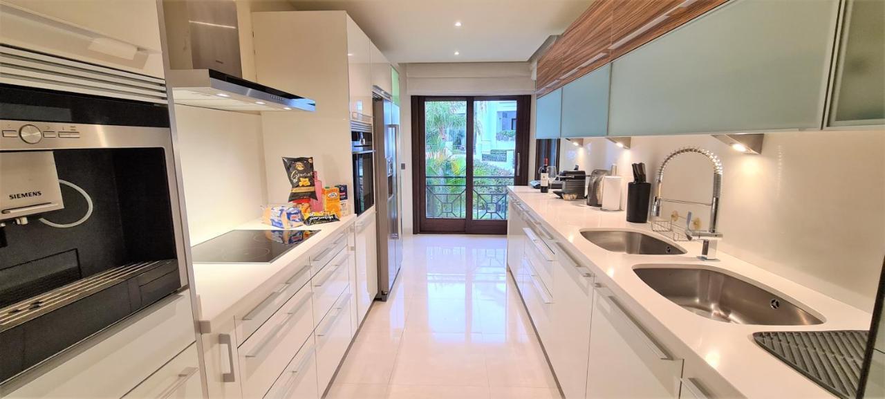 Luxury Apartment Frontal Beach In Doncella Beach Estepona Eksteriør billede