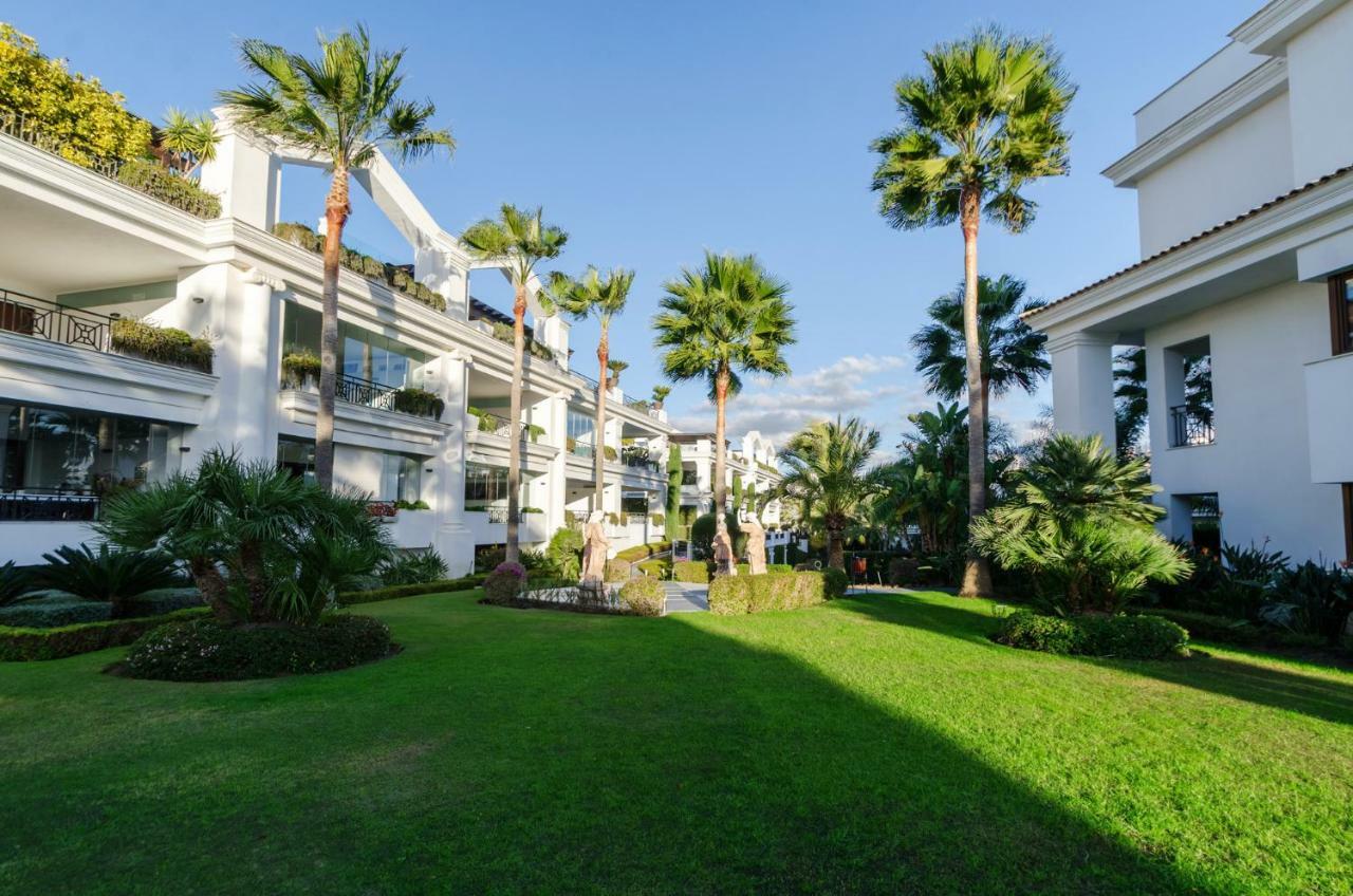 Luxury Apartment Frontal Beach In Doncella Beach Estepona Eksteriør billede