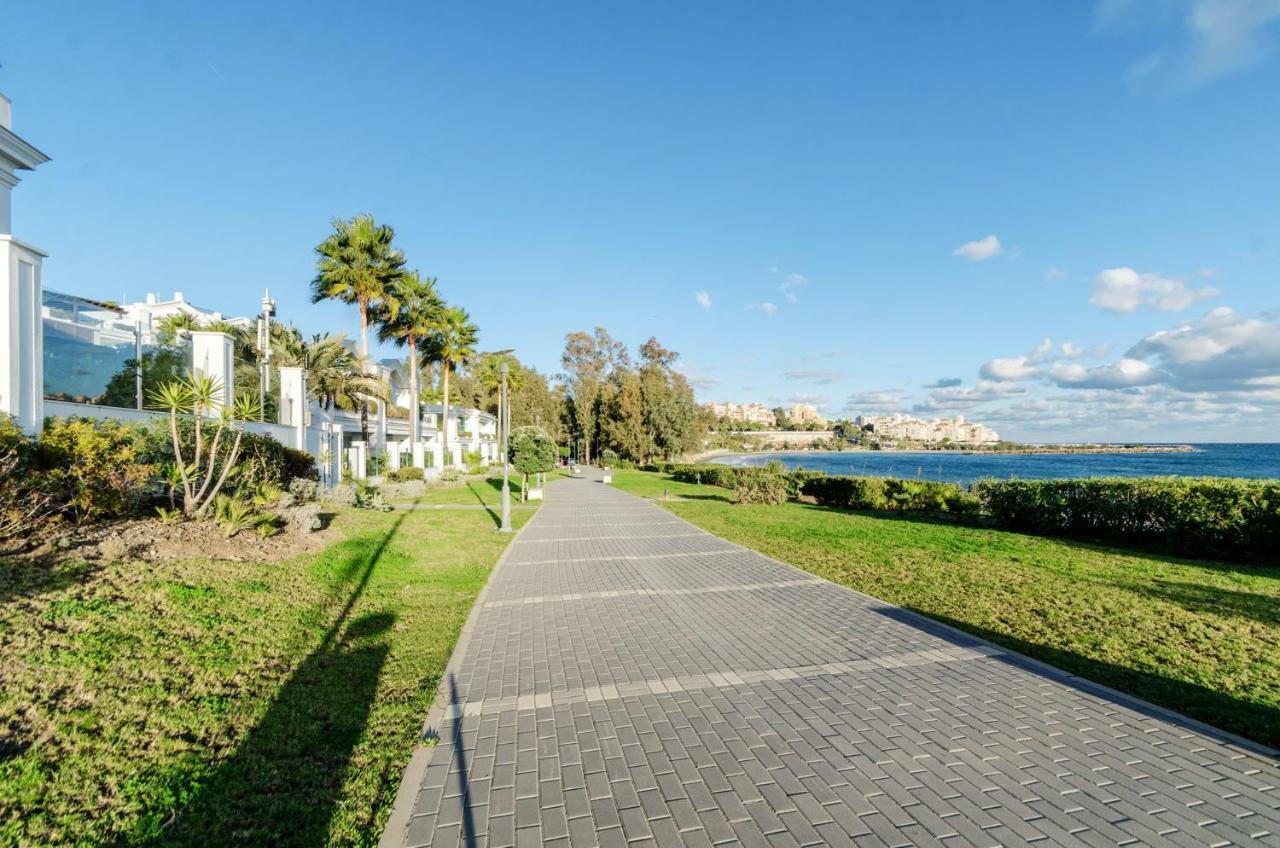 Luxury Apartment Frontal Beach In Doncella Beach Estepona Eksteriør billede