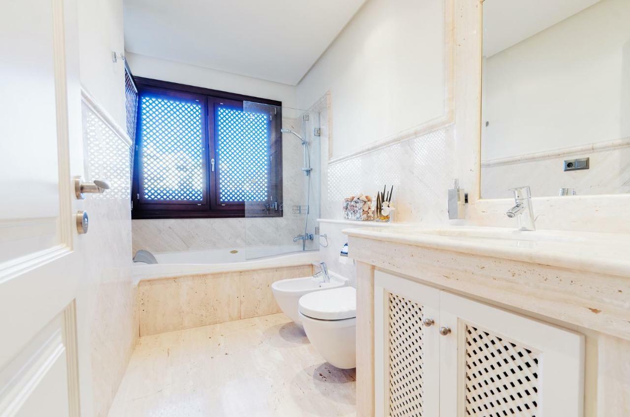Luxury Apartment Frontal Beach In Doncella Beach Estepona Eksteriør billede