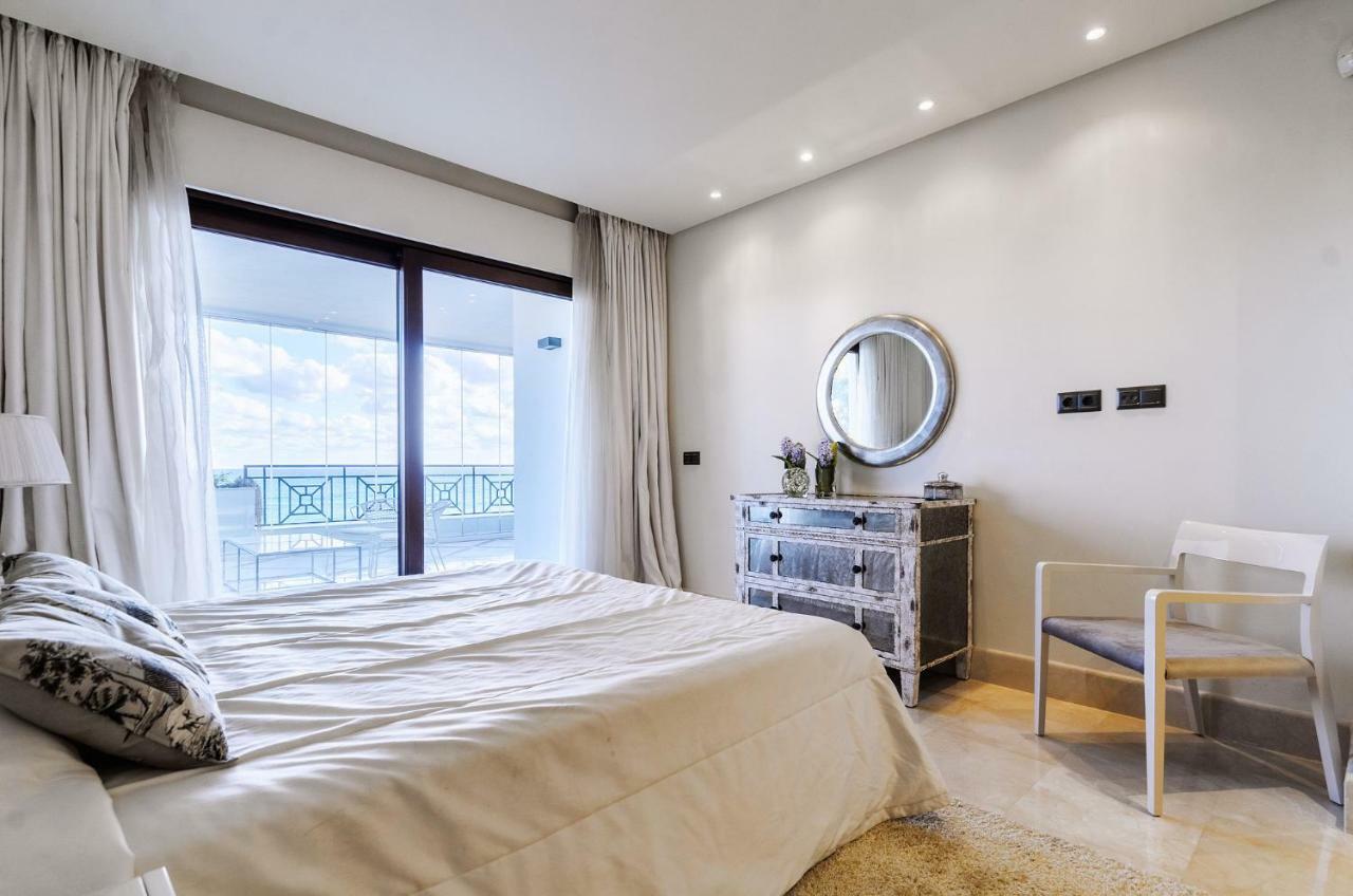 Luxury Apartment Frontal Beach In Doncella Beach Estepona Eksteriør billede